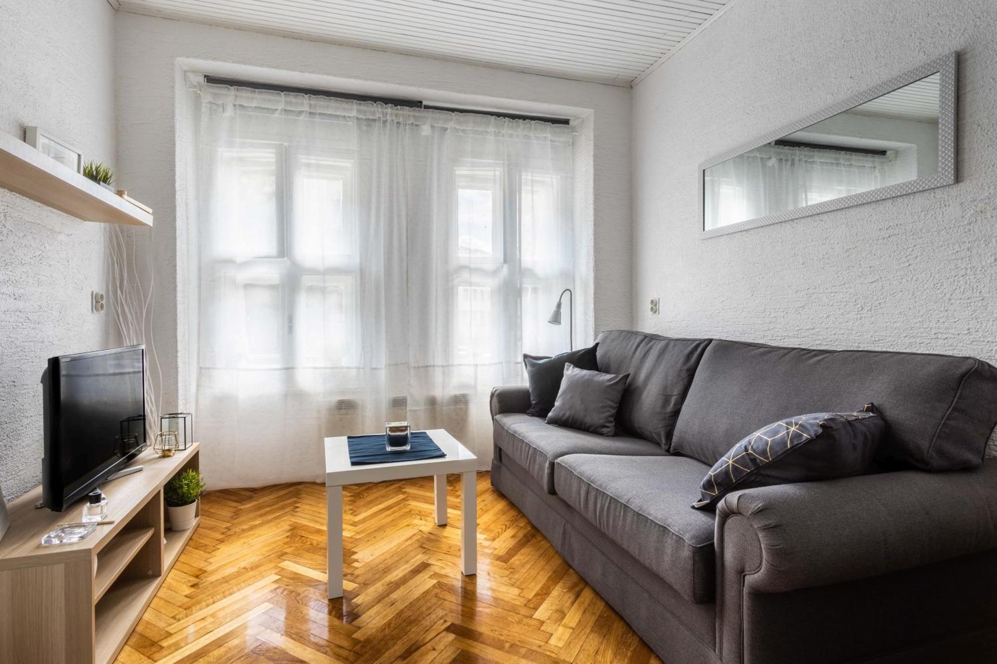 Apartment Petra By Blue Apartments Загреб Екстериор снимка